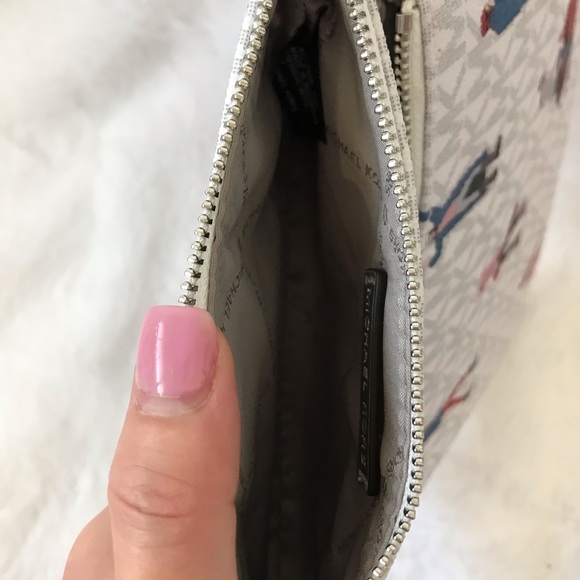 Michael Kors Jet set Girls Wristlet Trio - Picture 5 of 9